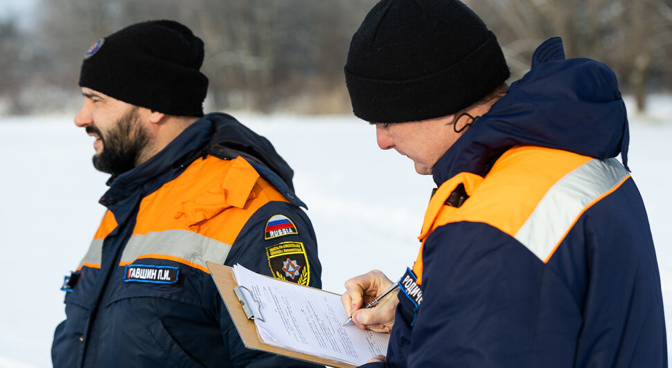 Безопасные 15 сантиметров: как в Калининграде следят за толщиной льда (фоторепортаж)  - Новости Калининграда | Фото: Александр Подгорчук / «Клопс»