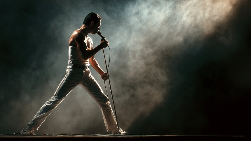 Предполагаемая дочь Фредди Меркьюри умерла от рака позвоночника — СМИ - Новости Калининграда | Иллюстрация: Алиса Игонина / Midjourney