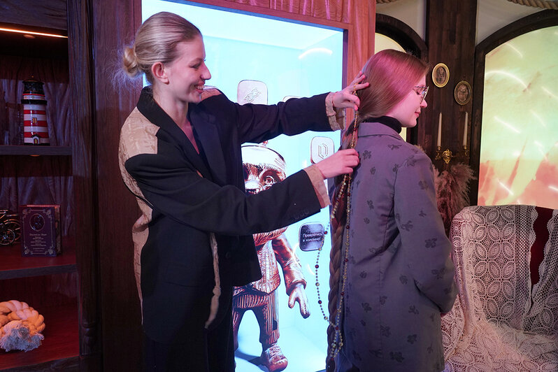 В конкурсе приняли участие 76 обладательниц длинных кос из разных регионов России   | Фото: пресс-служба правительства Калининградской области