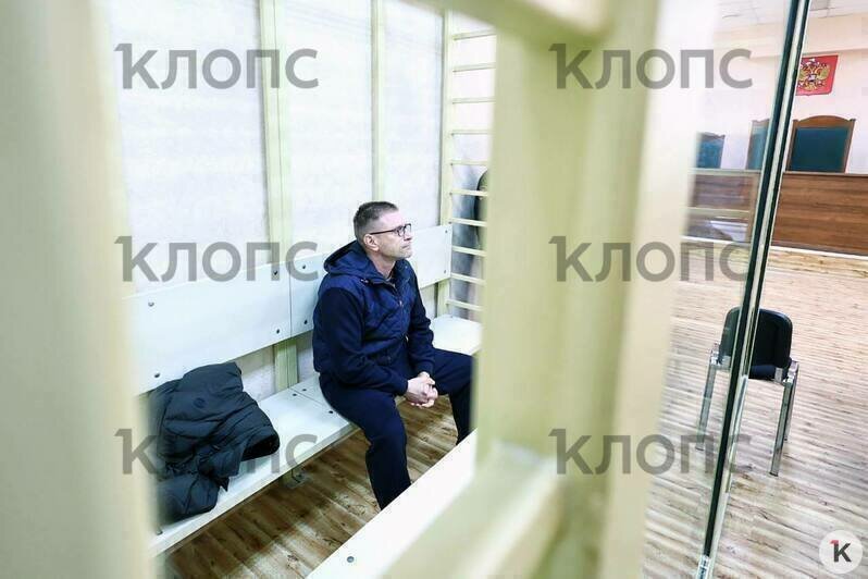 Директора нацпарка «Куршская коса» Анатолия Калину привели в зал суда (фото, видео) - Новости Калининграда | Фото: «Клопс»