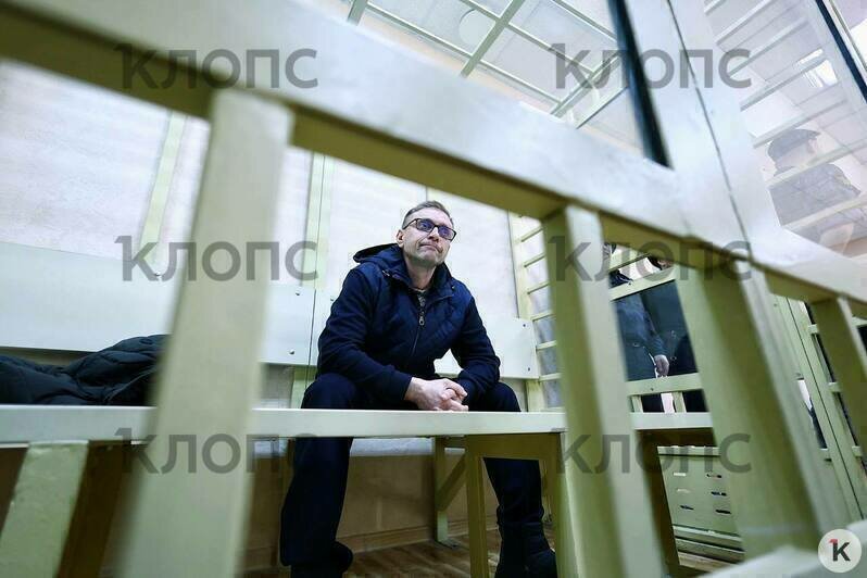 Директора нацпарка «Куршская коса» Анатолия Калину привели в зал суда (фото, видео) - Новости Калининграда | Фото: «Клопс»