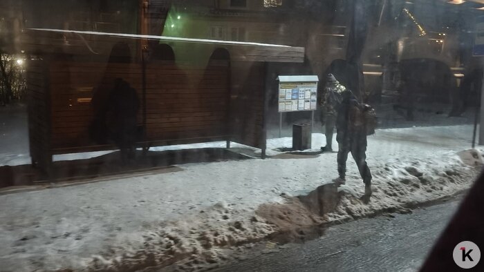 «За что мы платим при въезде на косу?»: калининградцы рассказали о сугробах на остановках и нечищеных дорогах - Новости Калининграда | Фото читателя