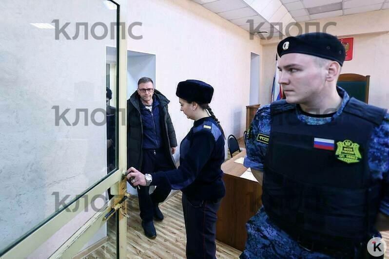 Директора нацпарка «Куршская коса» Анатолия Калину привели в зал суда (фото, видео) - Новости Калининграда | Фото: «Клопс»