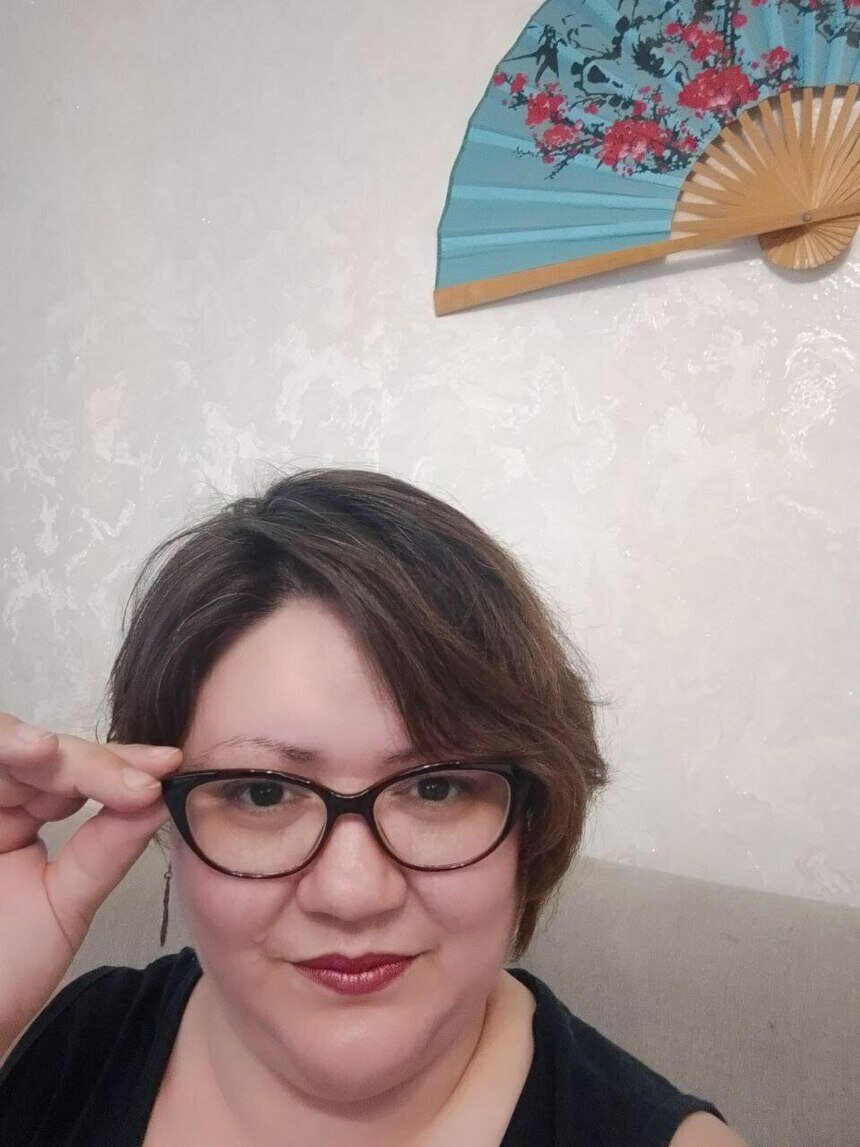 Ольга Степанова создает украшения и любит аниме. | Фото: архив героя публикации