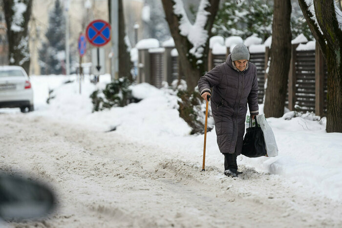В особой группе риска - пожилые люди, им нужно проявлять осторожность. | Фото: Александр Мелехов
