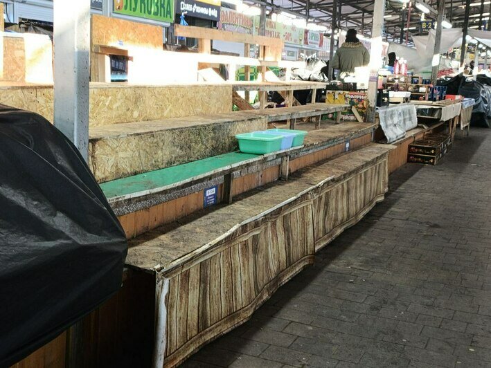 «Выживаем в трёх куртках»: на калининградском Центральном рынке из-за морозов не продают фрукты и овощи (фото)   - Новости Калининграда | Фото: «Клопс»