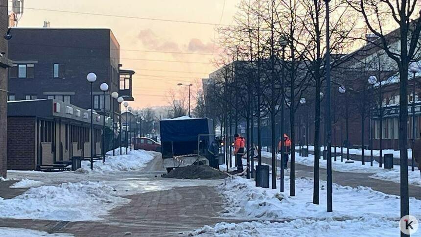 На улице Баранова в Калининграде из-за утечки вскрыли пешеходную зону (фото) - Новости Калининграда | Фото: «Клопс»