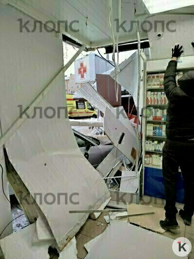 Разрушения после январского ДТП  | Фото: Александр 