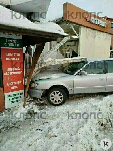 Разрушения после январского ДТП  | Фото: Александр 