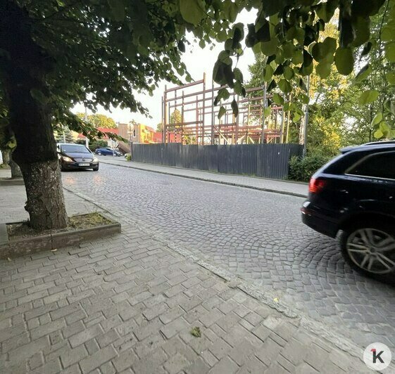 В Пионерском жителей возмутила «убогая будка» в центре, которую продают ещё до открытия  - Новости Калининграда | Фото: «Клопс»