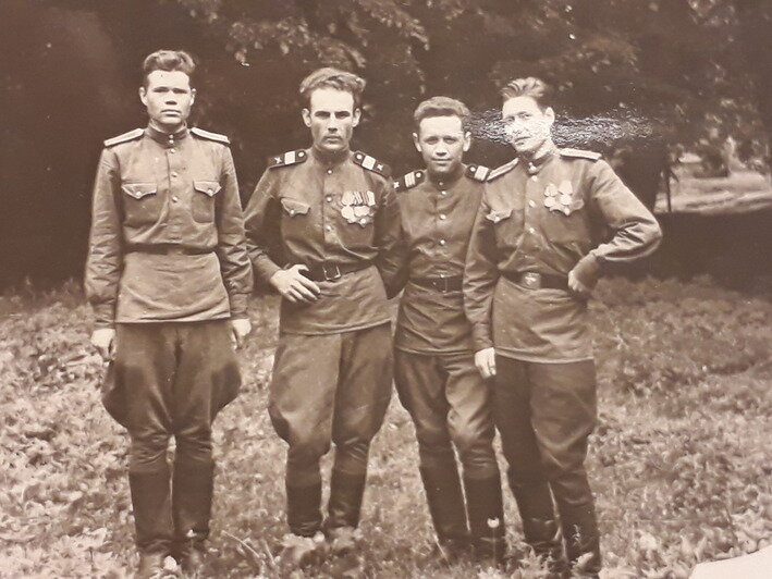 Отец героя нашей публикации Нухим Бартфельд ушёл на фронт в 18 лет. Его война закончилась на территории Восточной Пруссии, здесь он потом и обосновался  | Фото: архив героя публикации