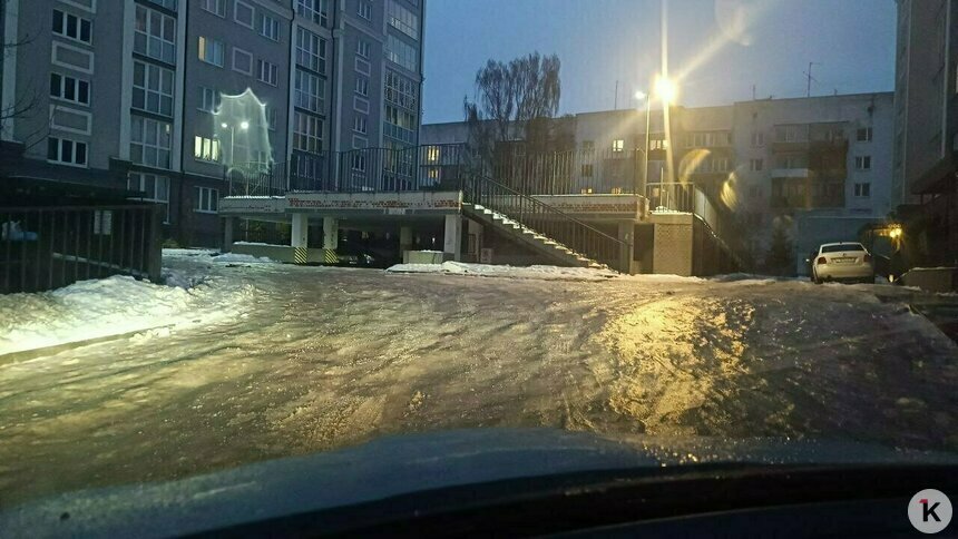 Пешеходные зоны в Калининграде к вечеру понедельника оказались в ледяной корке | Фото: читатель 