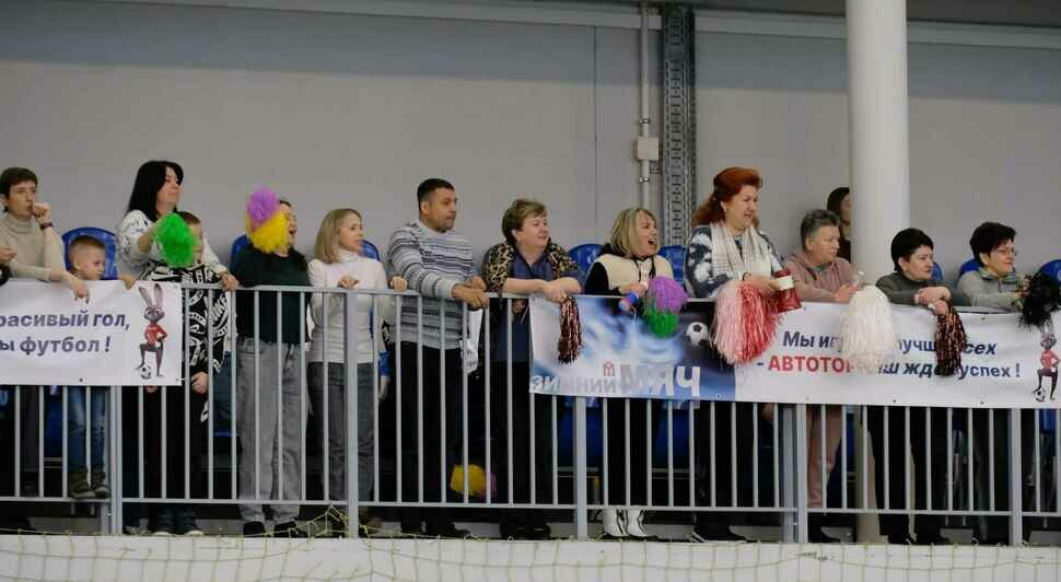 Атмосфера большого праздника и неожиданная сенсация: как прошёл второй этап Международного турнира «Зимний мяч АВТОТОР» - Новости Калининграда