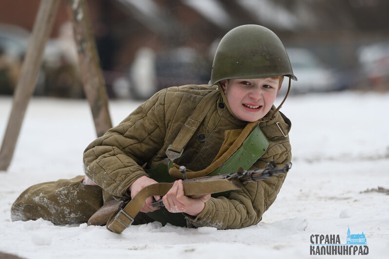 Зима 45-го: уличный бой за Лабиау - реконструкция в Полесске (фото)