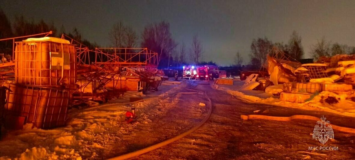 Полыхающие горы мусора в Калининграде, смерть на окружной и падение в яму: 6 событий, которые обсуждали в выходные   - Новости Калининграда | Фото: МЧС региона