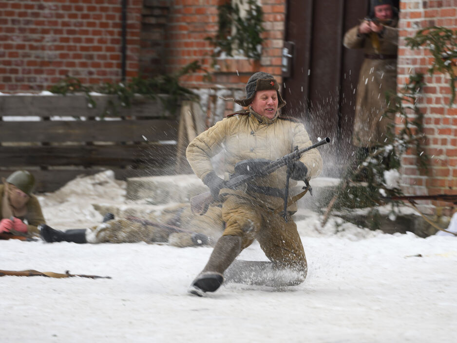 Уличный бой за Лабиау - реконструкция в Полесске (Калининградская область)
