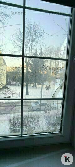 В квартире многодетной семьи полопались окна, внутри всё закопчено  | Фото: предоставила Ксения