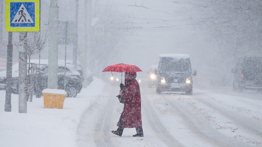 В понедельник калининградцы познакомятся с тремя видами снега: прогноз погоды на 26 января - Новости Калининграда | Фото: Александр Подгорчук / Архив «Клопс»