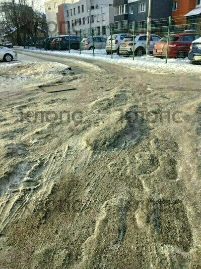 Из-за снежного горба оторвало глушитель: на Острове дорогу не могут почистить три недели (фото)   - Новости Калининграда | Фото: очевидцы