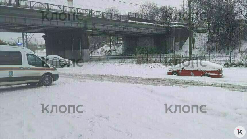 Сообщается, что огорожена территория вокруг опор моста  | Фото: очевидец