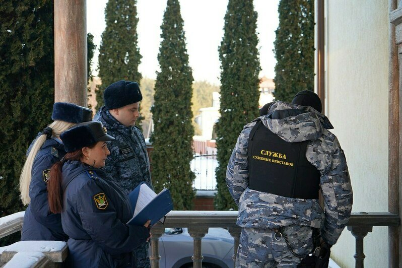 Калининградец накопил 2 млн долгов и теперь рискует остаться без автомобиля - Новости Калининграда | Фото: пресс-служба УФССП России по Калининградской области