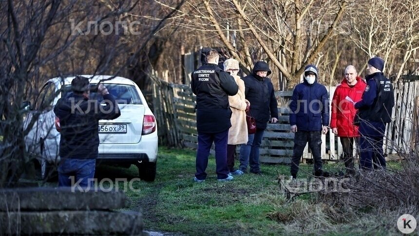 Следственные действия на месте обнаружения тела  | Фото: Александр Подгорчук / архив «Клопс»