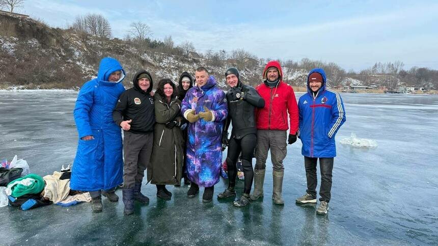 В плавках и купальниках: калининградские дайверы и моржи впервые за сезон испытали себя в подлёдном плавании (видео) - Новости Калининграда | Фото предоставил Станислав