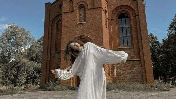 «Мы сами творили своё волшебство»: калининградская певица сняла клип на песню Queen на фоне красот Озёрска (видео) - Новости Калининграда | Фото из личного архива Brionia 