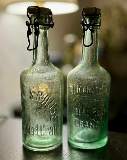 Под Зеленоградском в стенах старинной кирхи нашли бутылку минеральной воды XIX века (фото) - Новости Калининграда | Фото: канал «Кирха Рудау. Парк-музей» / Телеграм