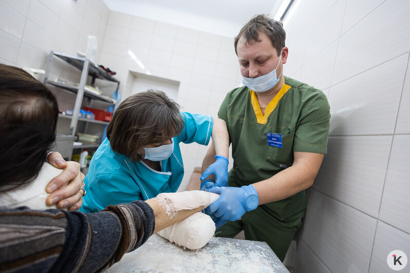 В Калининградской БСМП из-за гололёда госпитализируют по 50 человек в сутки   - Новости Калининграда | Фото: Александр Подгорчук / «Клопс»
