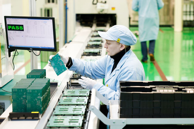 Беспрозванных и Алиханов открыли в Калининградской области сразу семь заводов - Новости Калининграда | Фото: Министерство промышленности и торговли РФ