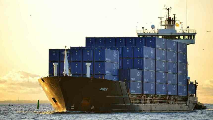 «Алиса», «Мия» и другие перевезли в 2025 году из Санкт-Петербурга в Калининград 57 тыс. контейнеров - Новости Калининграда | Фото: пресс-службы компании «Пеленг»