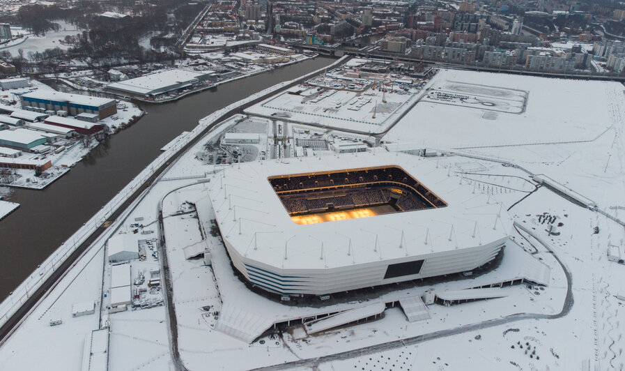 «Это горит стадион?»: калининградцев напугало рыжее зарево над «Ростех Ареной» (фото, видео)   - Новости Калининграда | Фото: Александр Подгорчук / Архив «Клопс»