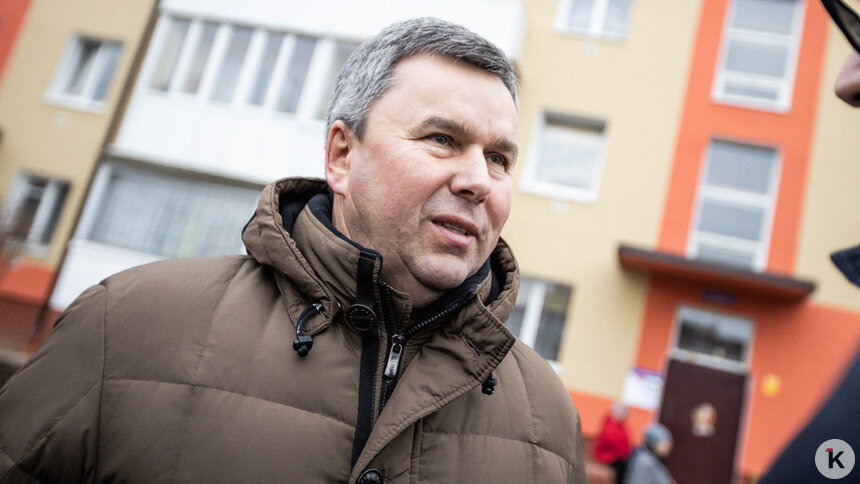 «Мы не кайфуем, что штрафуем»: глава Гурьевска Подольский — о снежной каше у магазинов и новых санкциях - Новости Калининграда | Фото: Александр Подгорчук / Архив «Клопс»