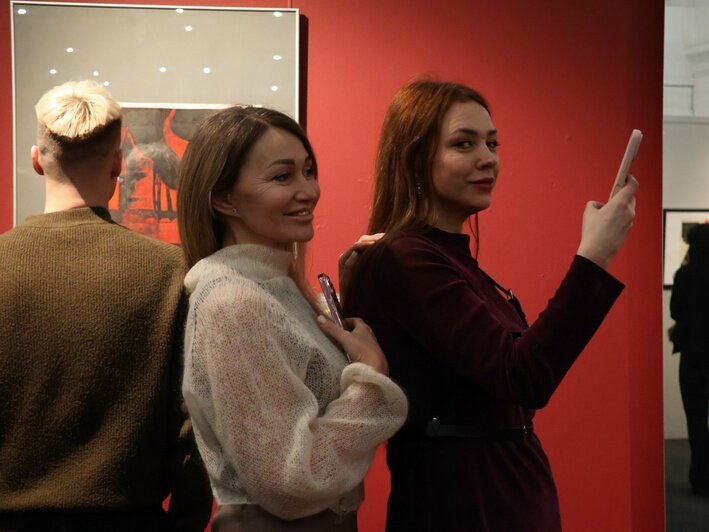 «Пространство бесконечных оттенков»: в Калининграде открылась выставка, посвящённая самому неоднозначному цвету - Новости Калининграда | Фото: Калининградский музей изобразительных искусств