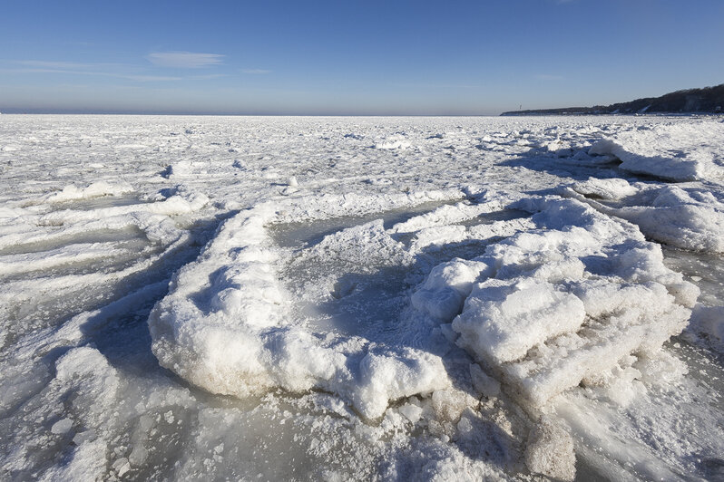 Инопланетные пейзажи замёрзшей Балтики: фоторепортаж из Пионерского   - Новости Калининграда | Фото: Александр Подгорчук / «Клопс»