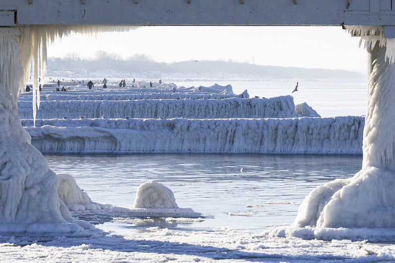Инопланетные пейзажи замёрзшей Балтики: фоторепортаж из Пионерского   - Новости Калининграда | Фото: Александр Подгорчук / «Клопс»
