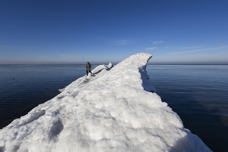 Инопланетные пейзажи замёрзшей Балтики: фоторепортаж из Пионерского   - Новости Калининграда | Фото: Александр Подгорчук / «Клопс»