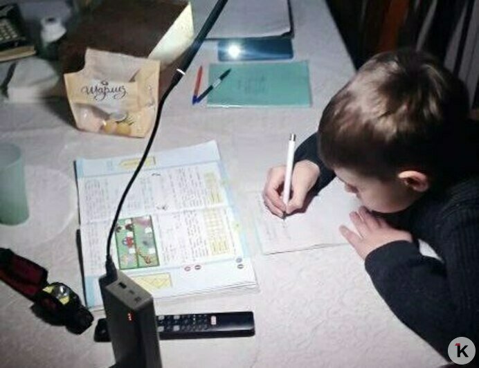 СНТ «Радуга» продолжает замерзать при свечах: электричество частично отключают каждые три часа   - Новости Калининграда | Фото: Максим