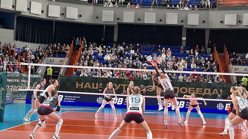 Замёрзли гости из Москвы: волейболистки калининградского «Локомотива» прервали серию поражений - Новости Калининграда | Фото: «Клопс»