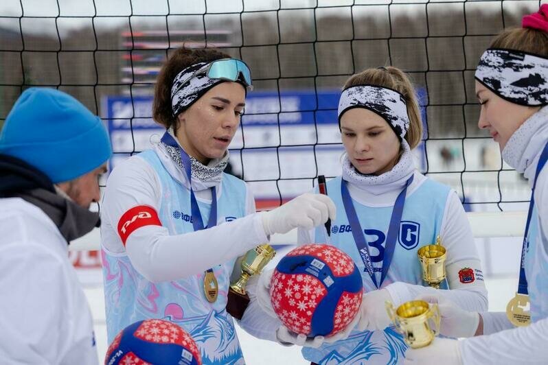 Калининградский «Локомотив» выиграл первый этап Кубка России по волейболу на снегу - Новости Калининграда | Фото: Всероссийская федерация волейбола