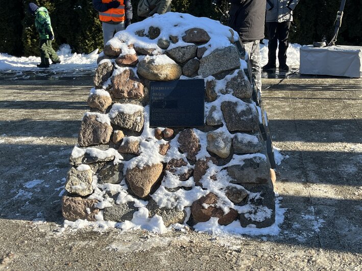«Мы умеем радоваться, но ничего не забываем»: несмотря на мороз, в Янтарном состоялся ежегодный «Марш жизни» - Новости Калининграда | Фото: «Клопс»