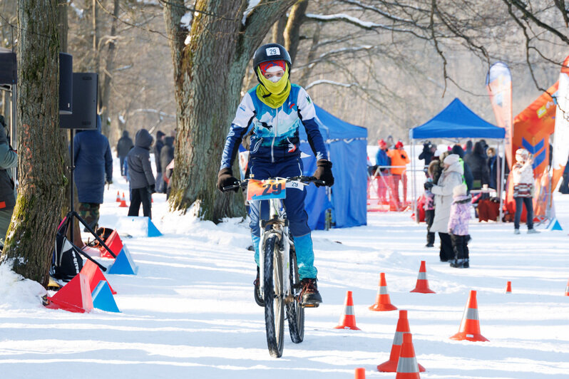 На празднике прошел лыжный забег и соревнования по триатлону | Фото: Александр Мелехов