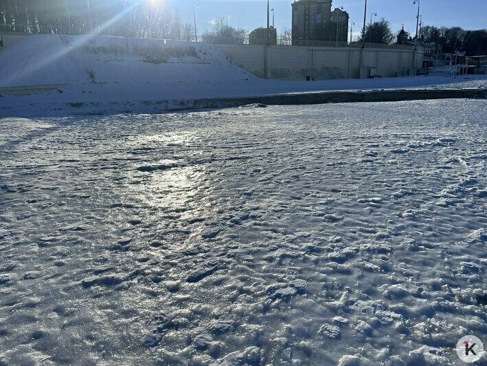 Лёд до горизонта: в Пионерском замёрзло море, и люди пошли гулять по нему (видео) - Новости Калининграда | Фото: «Клопс»