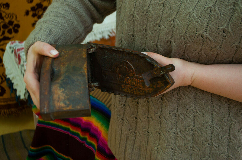 Чугунный утюг производства известной Касимовской мануфактуры. | Фото: Ксения Андреева