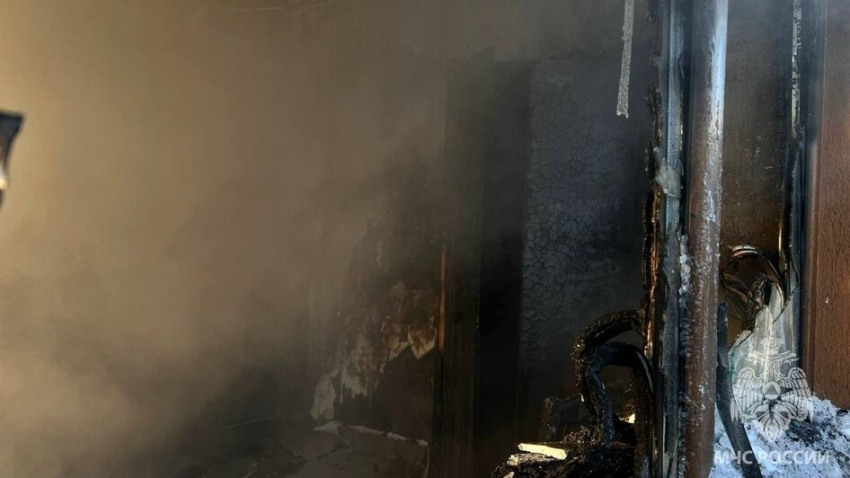 В калининградском СНТ загорелся двухэтажный дом, погибла женщина (фото) - Новости Калининграда | Фото: МЧС Калининградской области / «ВКонтакте»