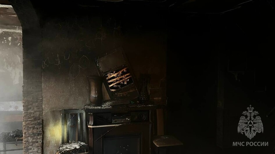 В калининградском СНТ загорелся двухэтажный дом, погибла женщина (фото) - Новости Калининграда | Фото: МЧС Калининградской области / «ВКонтакте»