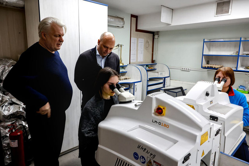 Алексей Беспрозванных принял участие в создании первой медали к X Российско-Китайским играм (фото) - Новости Калининграда | Фото: пресс-служба правительства Калининградской области