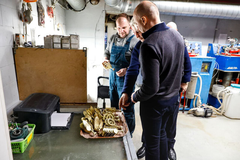 Алексей Беспрозванных принял участие в создании первой медали к X Российско-Китайским играм (фото) - Новости Калининграда | Фото: пресс-служба правительства Калининградской области