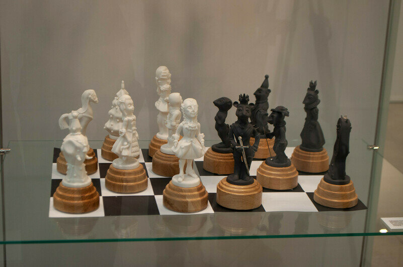 Презентация книги сказок Гофмана, иллюстрированной художником и скульптором Михаилом Шемякиным, прошла в Областном историко-художественном музее. | Фото: Ксения Андреева